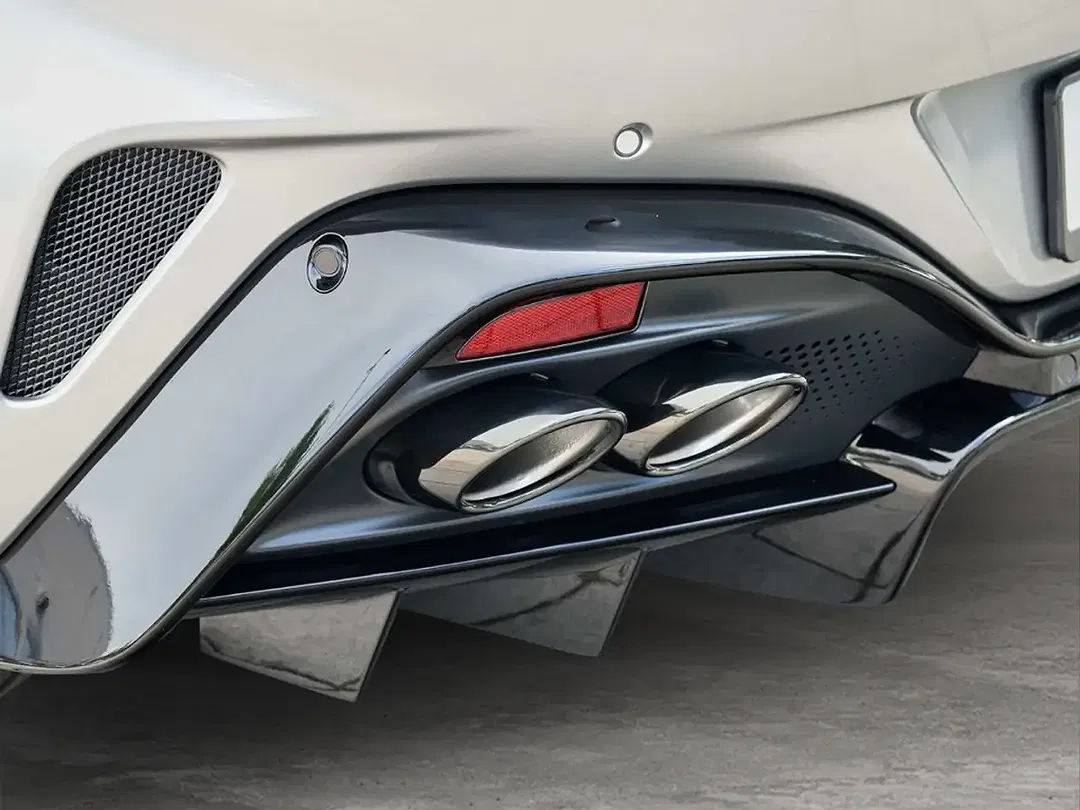 Aston Martin Vantage - Thumbnail 23