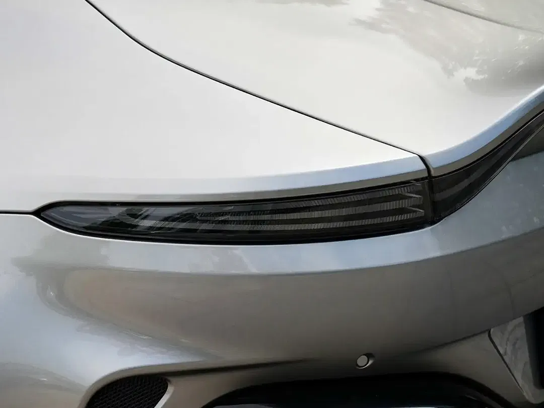 Aston Martin Vantage - Thumbnail 24