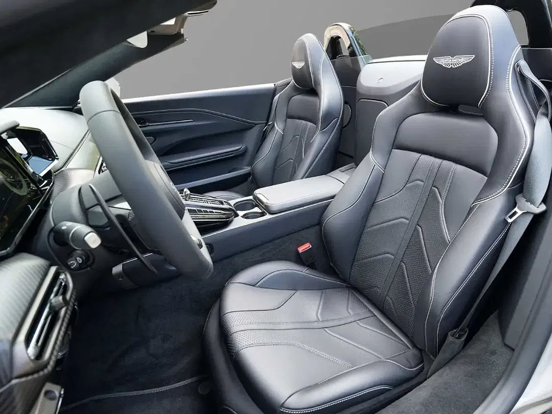 Aston Martin Vantage - Thumbnail 30