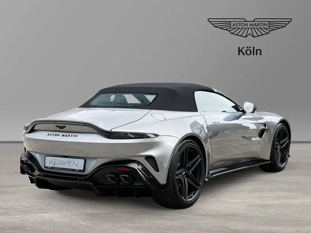 Aston Martin Vantage - Thumbnail 4
