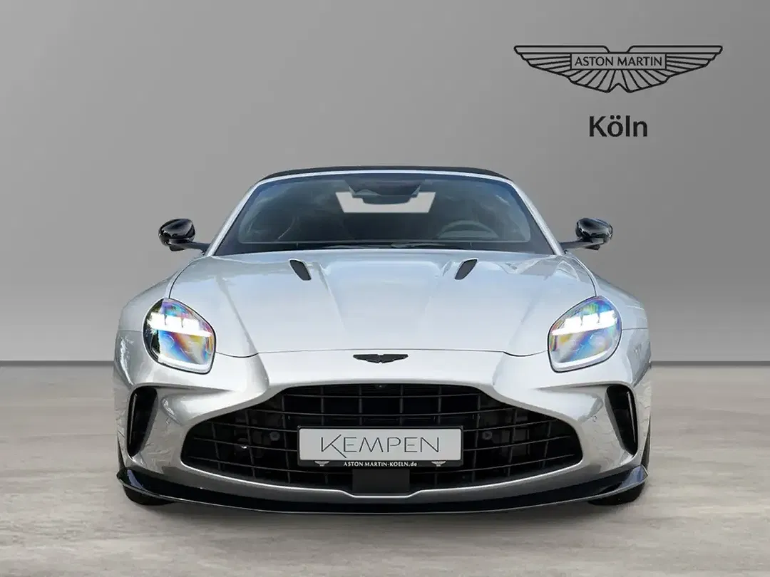 Aston Martin Vantage - Thumbnail 9