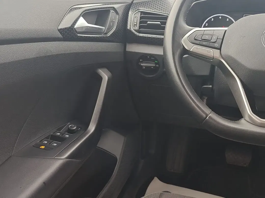 Volkswagen T-Cross - Thumbnail 11