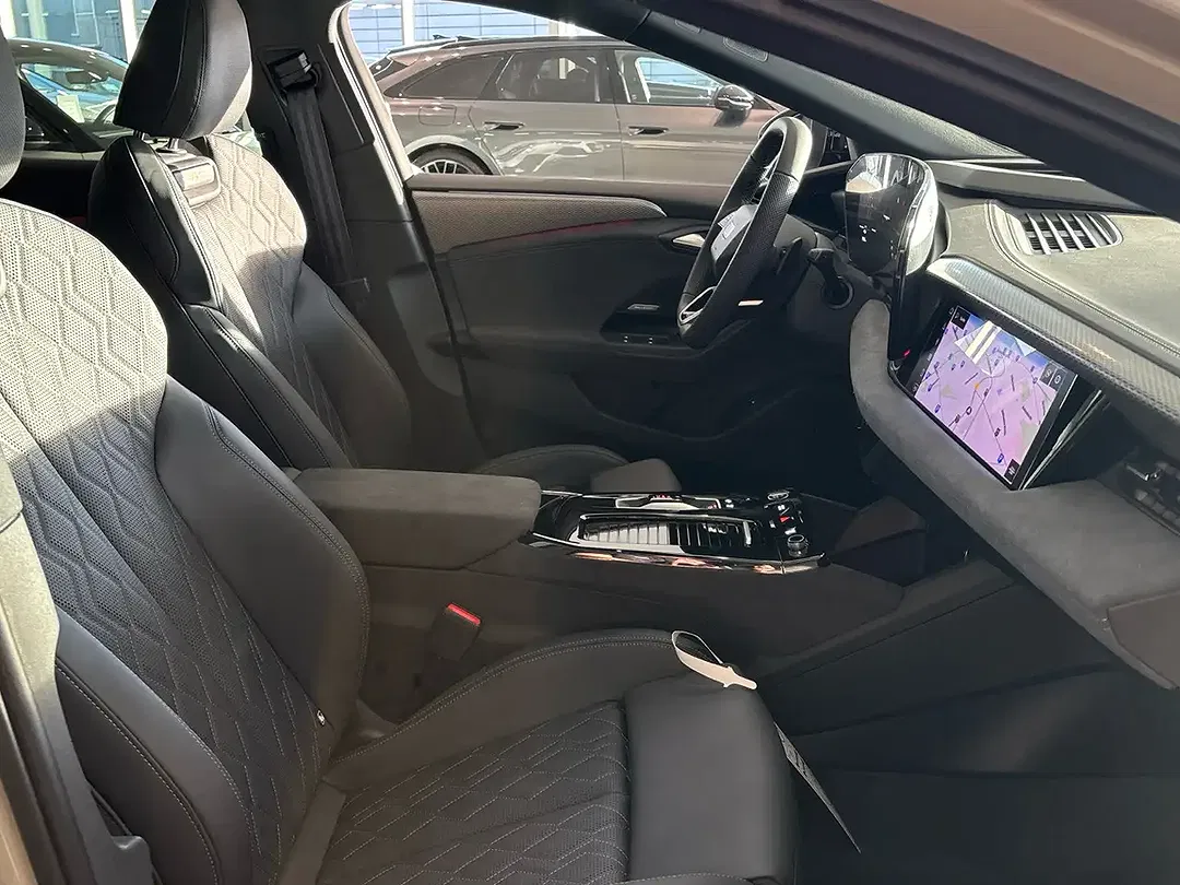 Audi A6 e-tron - Thumbnail 10
