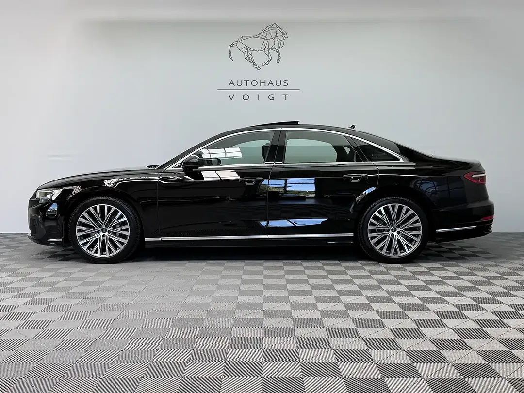 Audi A8 - Thumbnail 1