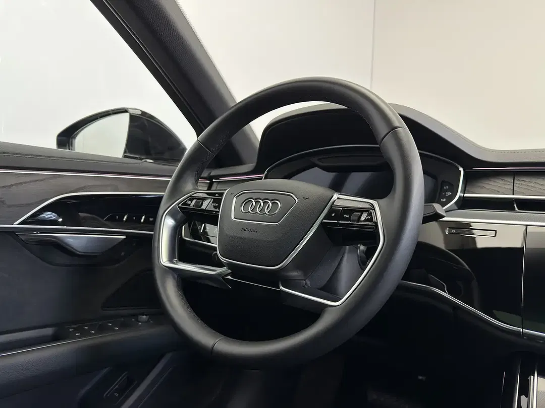 Audi A8 - Thumbnail 12