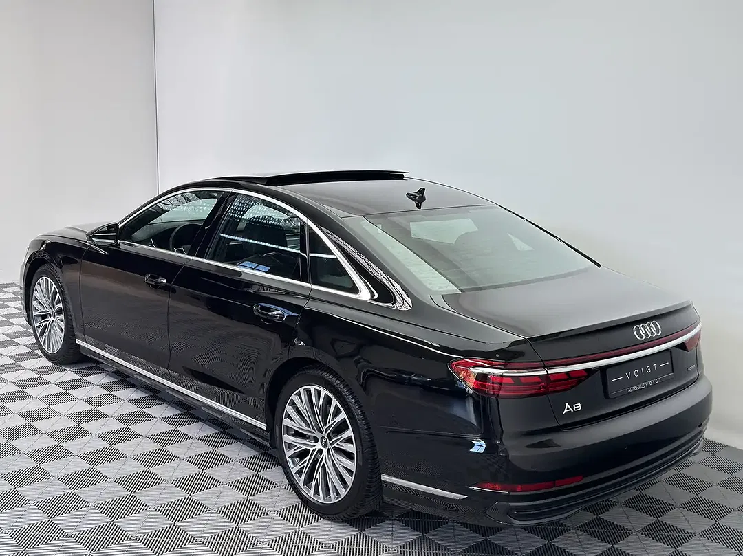 Audi A8 - Thumbnail 3