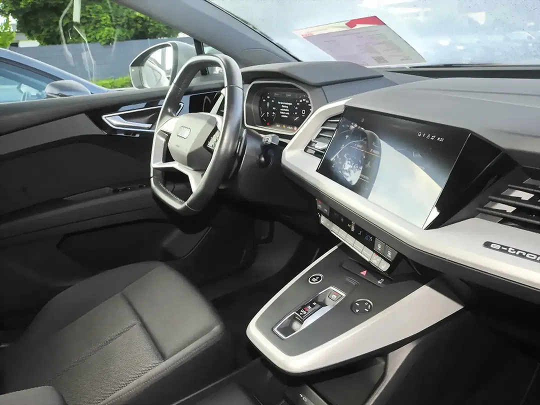 Audi Q4 e-tron - Thumbnail 6