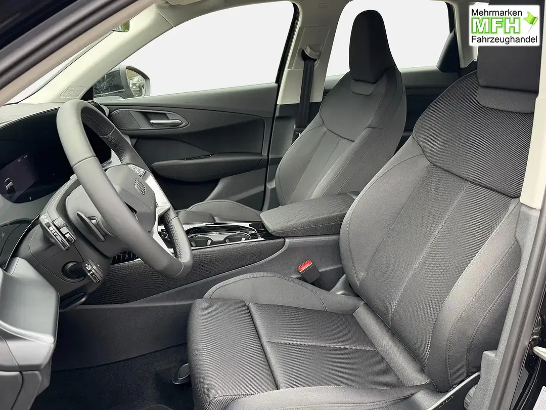 Audi Q3 - Thumbnail 9