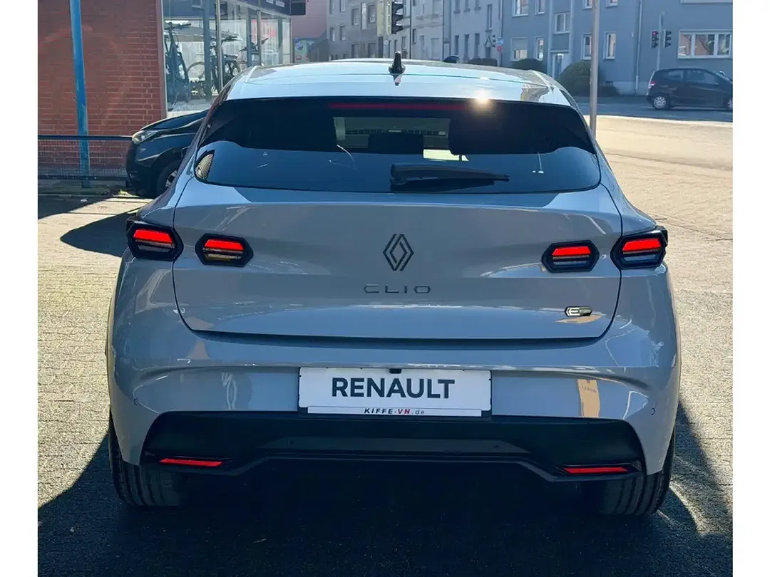 Renault Clio - Thumbnail 3