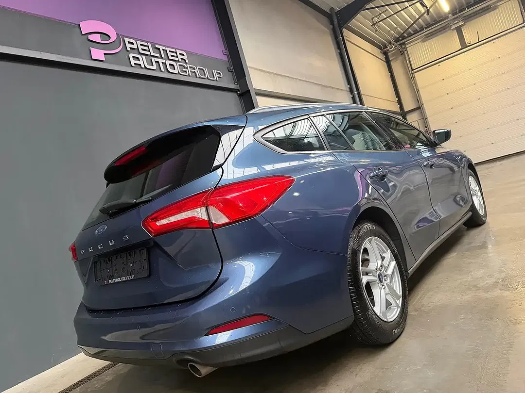 Ford Focus - Thumbnail 4