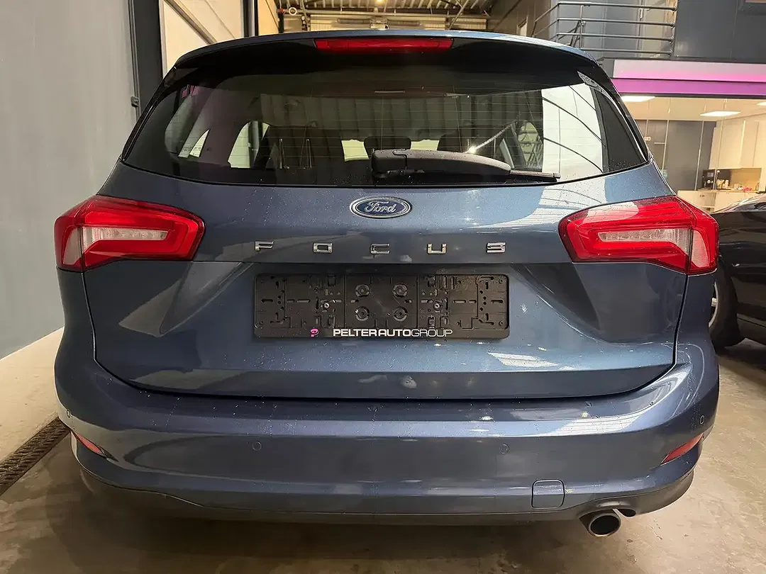 Ford Focus - Thumbnail 5