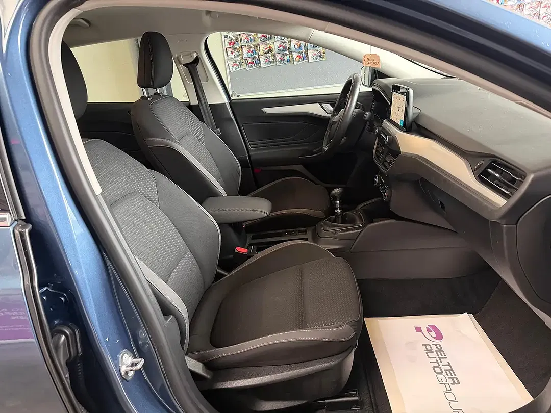 Ford Focus - Thumbnail 8