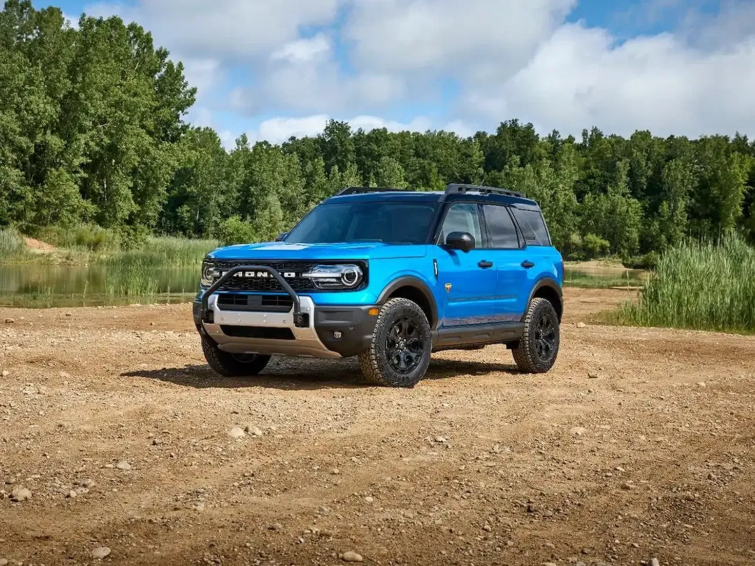Ford Bronco - Thumbnail 3