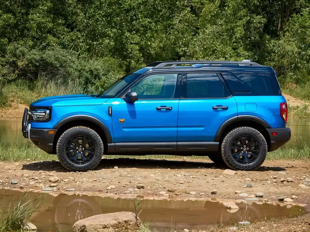 Ford Bronco - Thumbnail 5