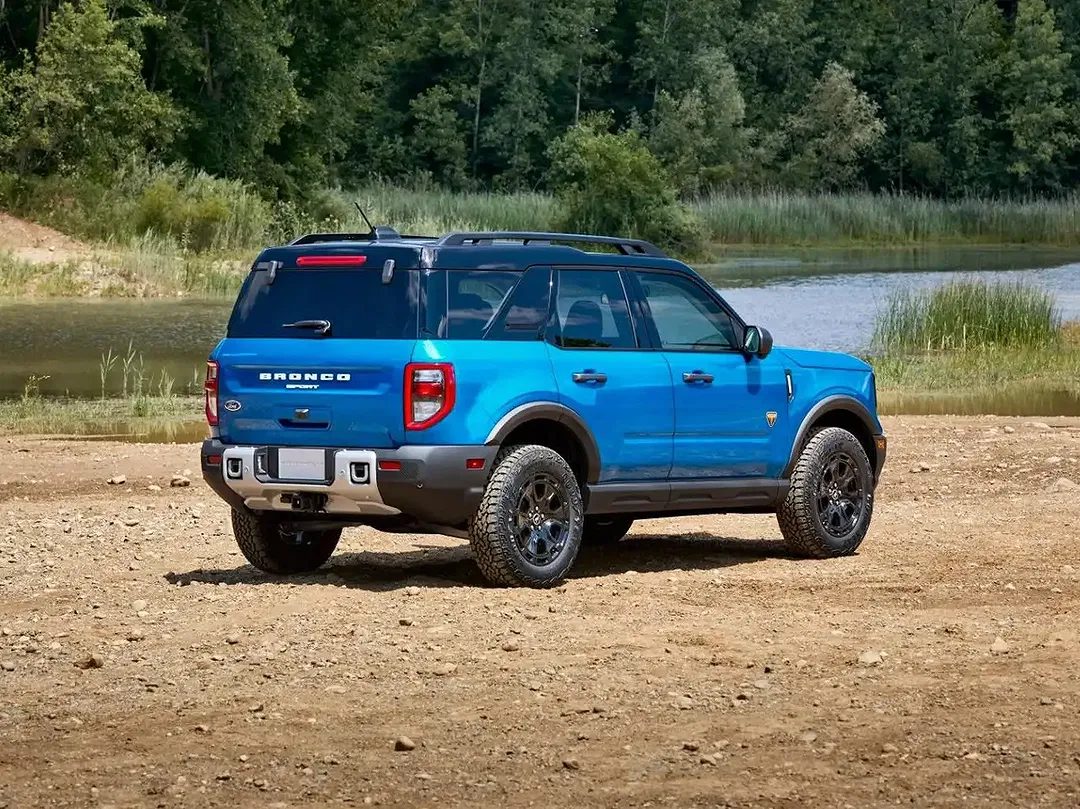Ford Bronco - Thumbnail 6