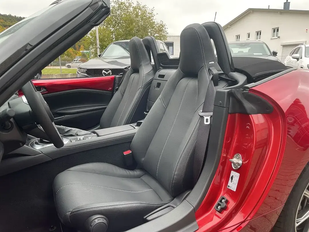 Mazda MX-5 - Thumbnail 11