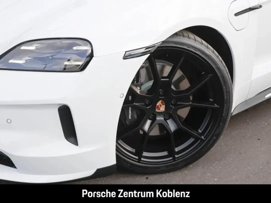 Porsche Taycan - Thumbnail 10
