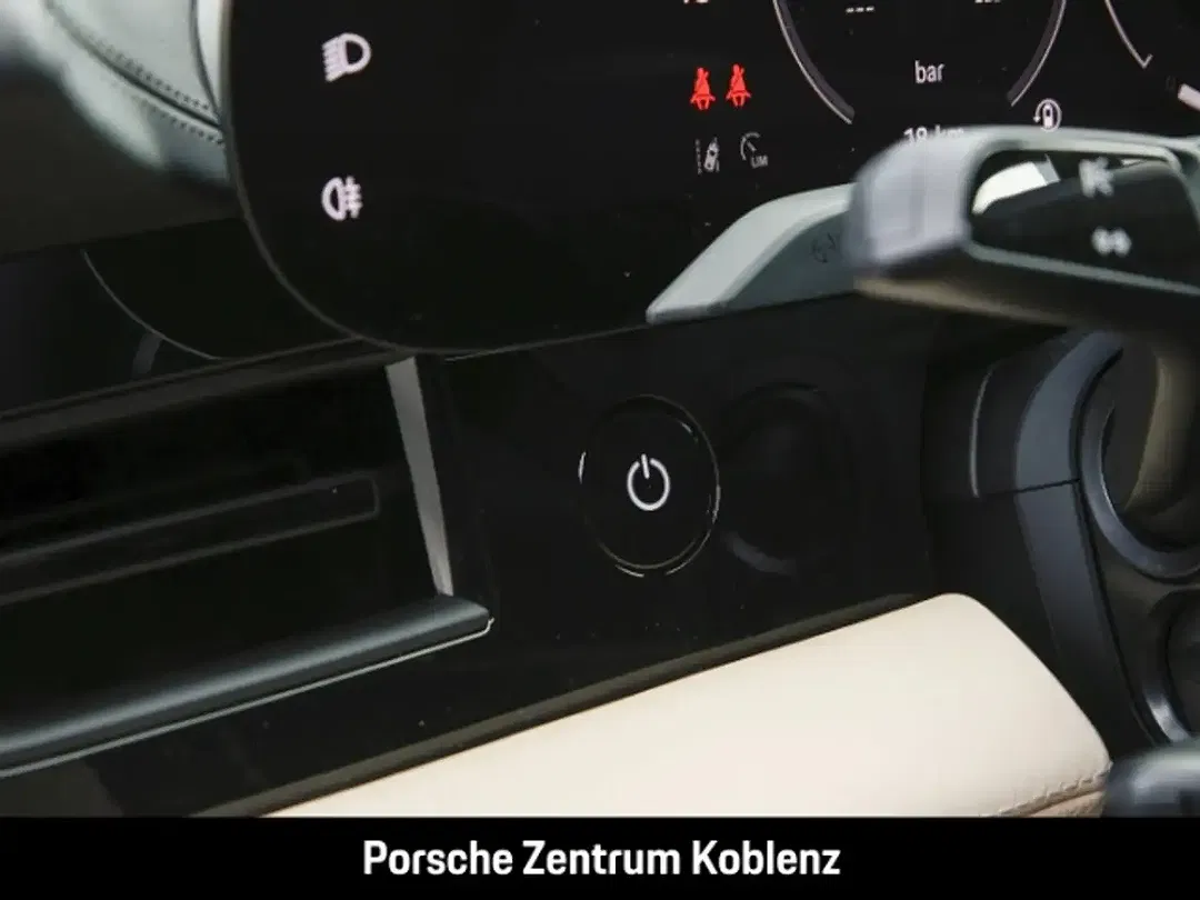 Porsche Taycan - Thumbnail 14