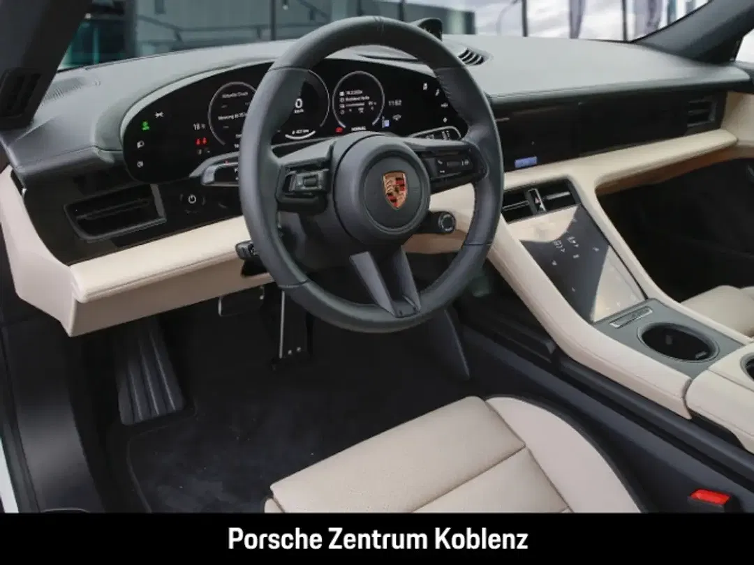 Porsche Taycan - Thumbnail 4