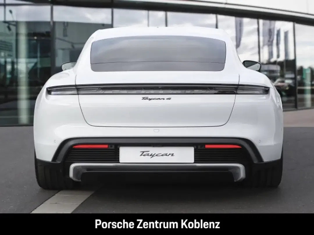 Porsche Taycan - Thumbnail 7