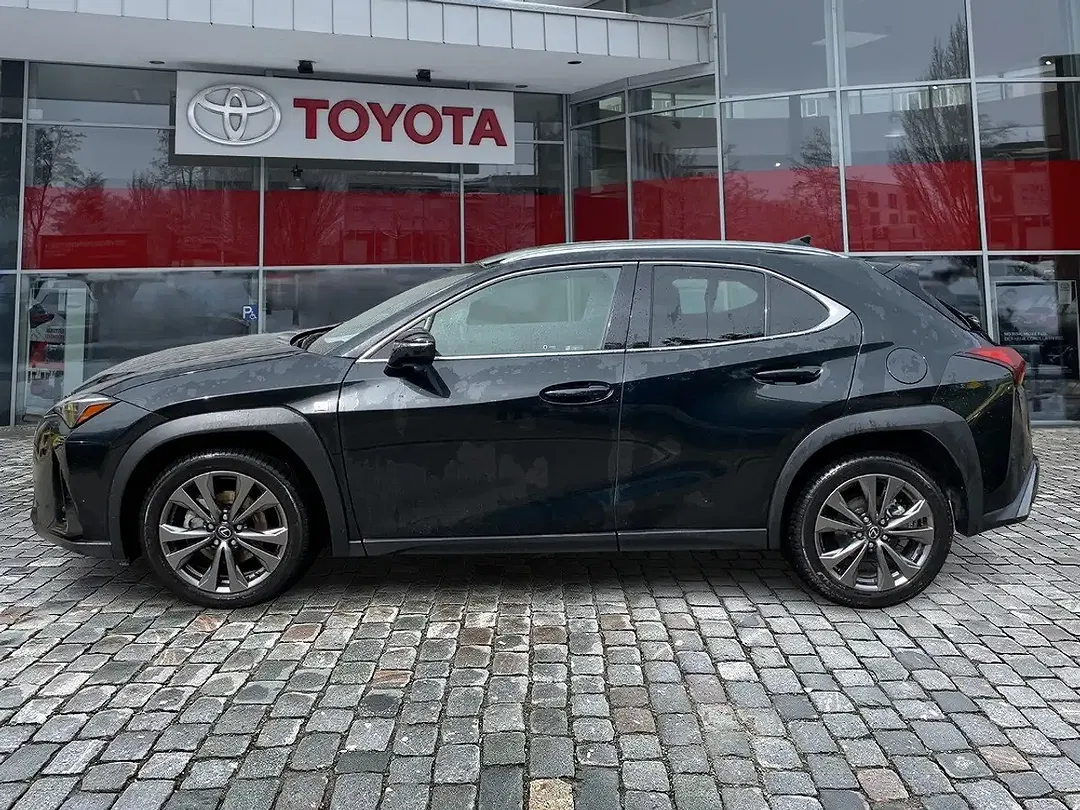 Lexus UX 300h - Thumbnail 3