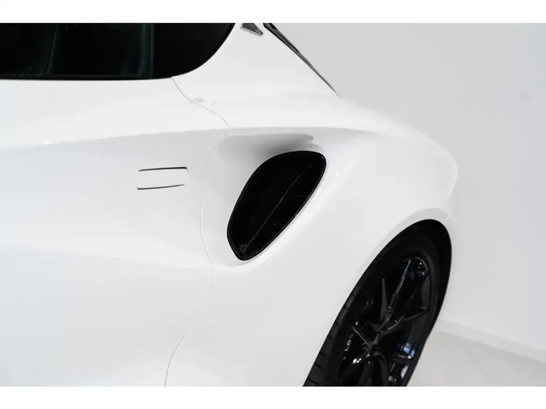 Lotus Emira - Thumbnail 14