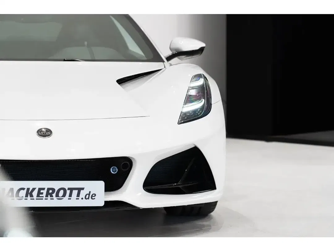 Lotus Emira - Thumbnail 6