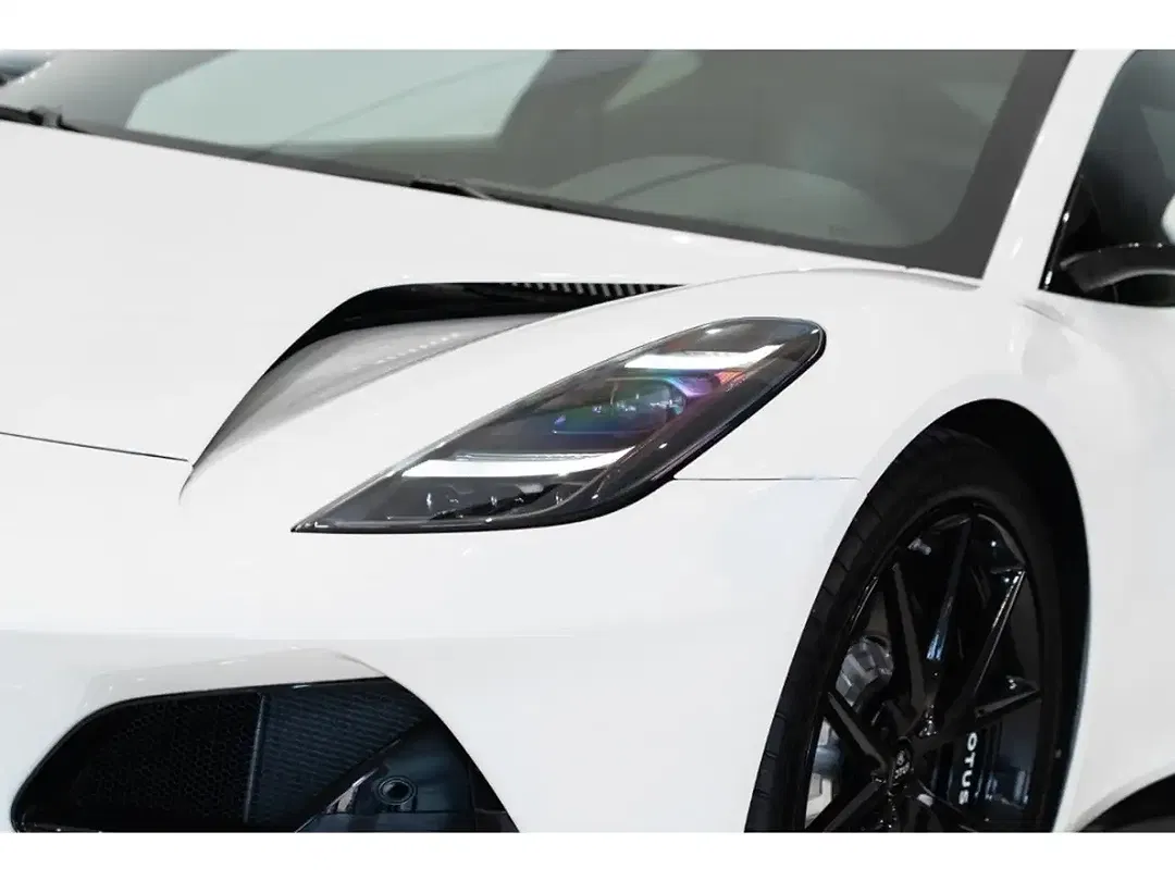 Lotus Emira - Thumbnail 8