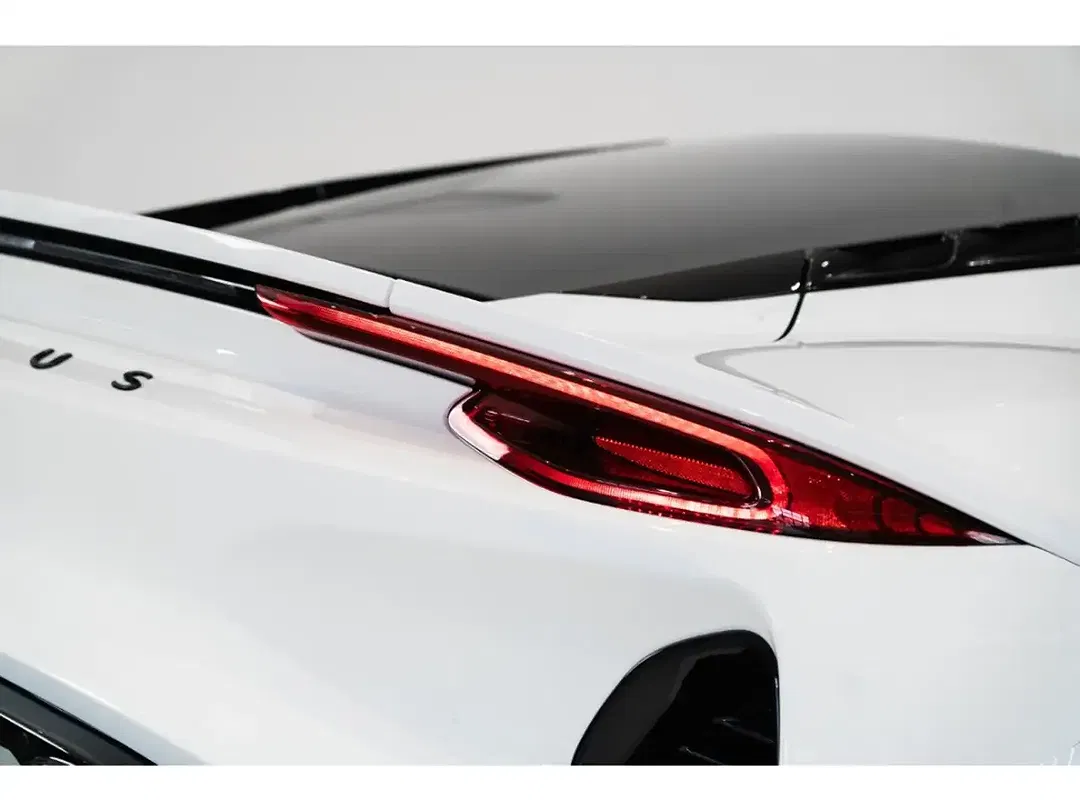 Lotus Emira - Thumbnail 9