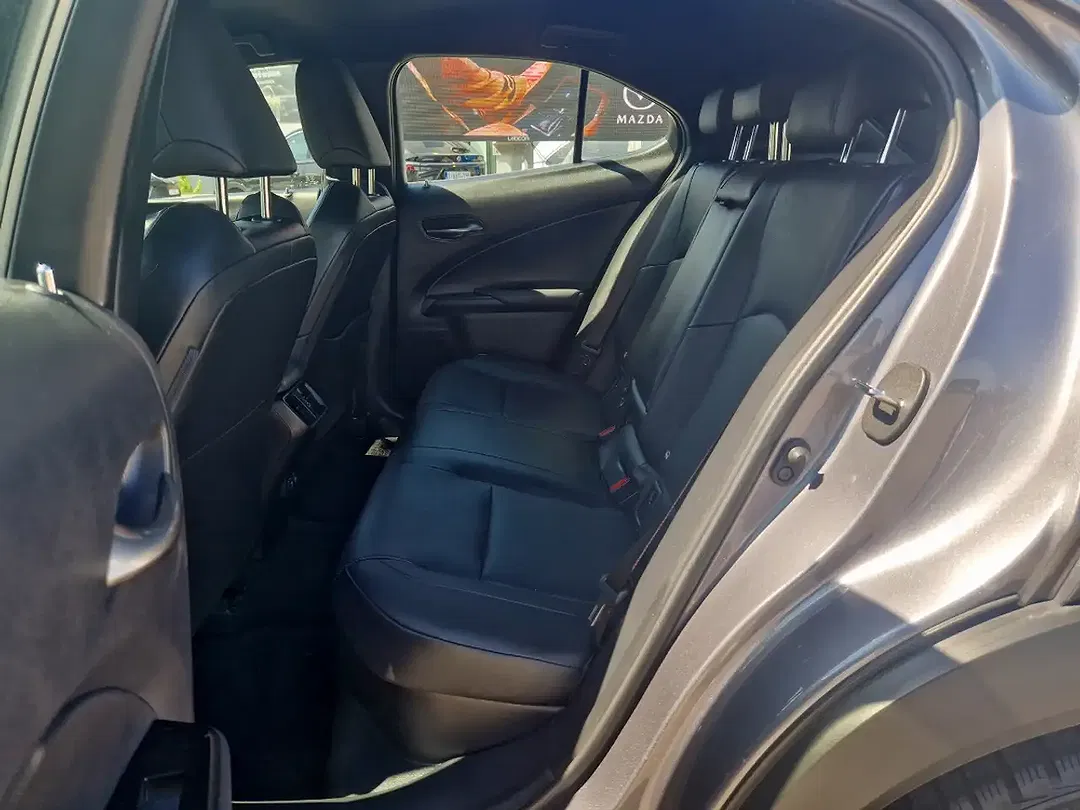 Lexus UX 250h - Thumbnail 13