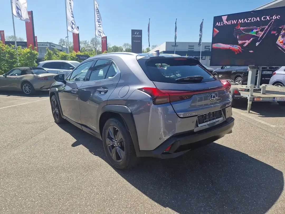 Lexus UX 250h - Thumbnail 8