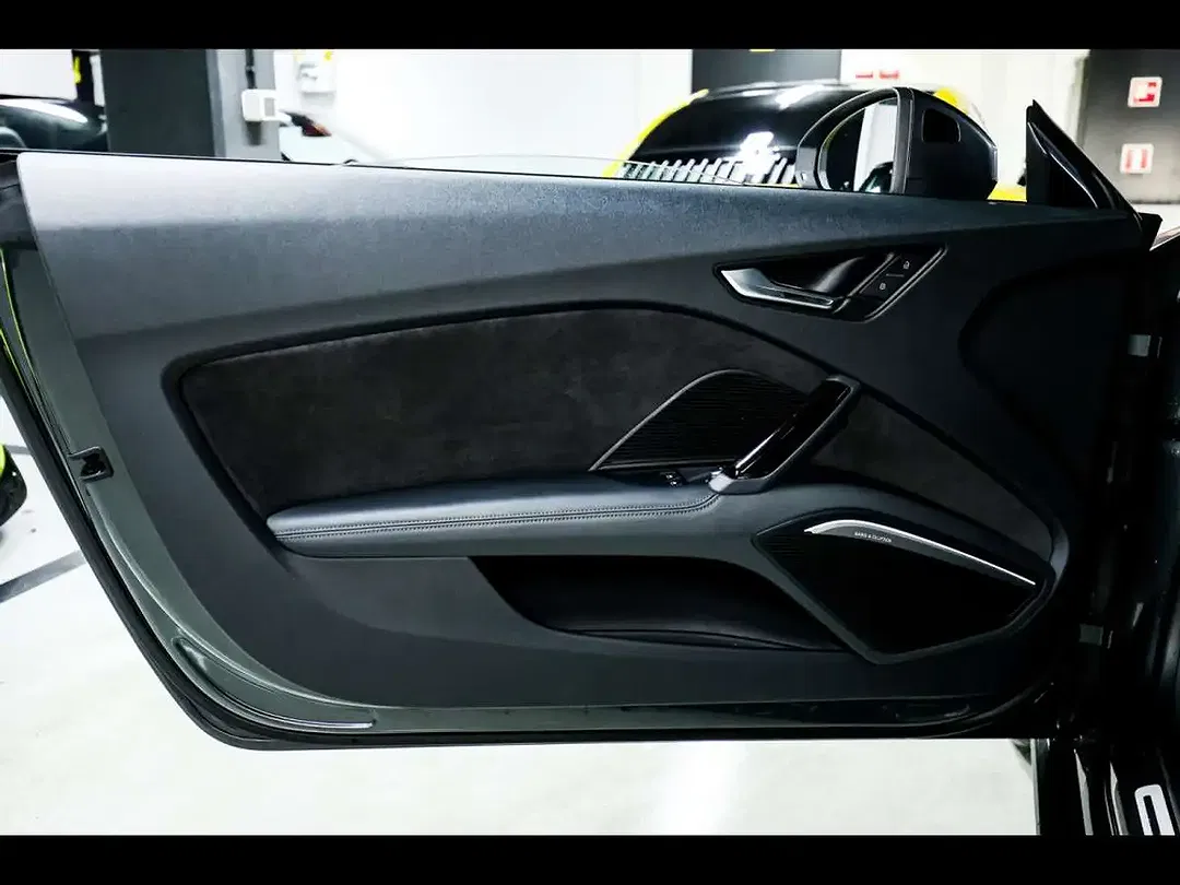 Audi TT RS - Thumbnail 6