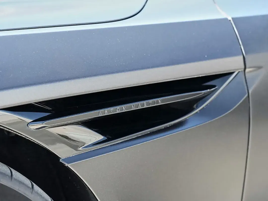 Aston Martin DB12 - Thumbnail 11