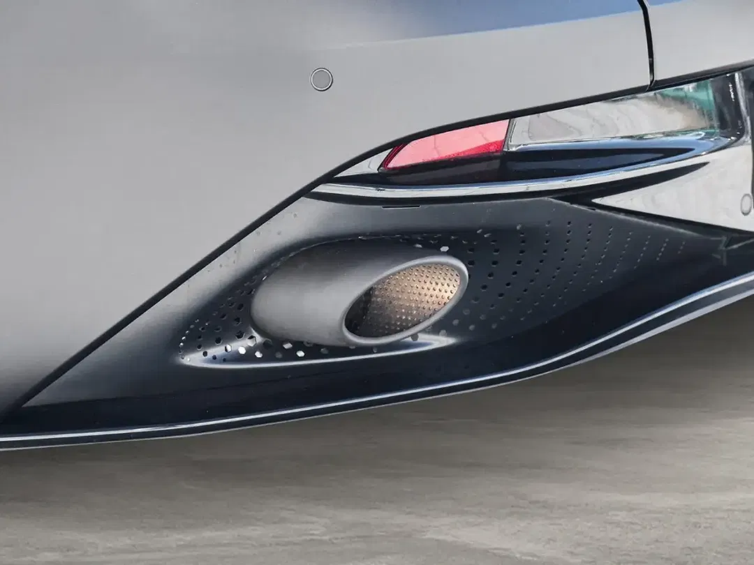 Aston Martin DB12 - Thumbnail 15