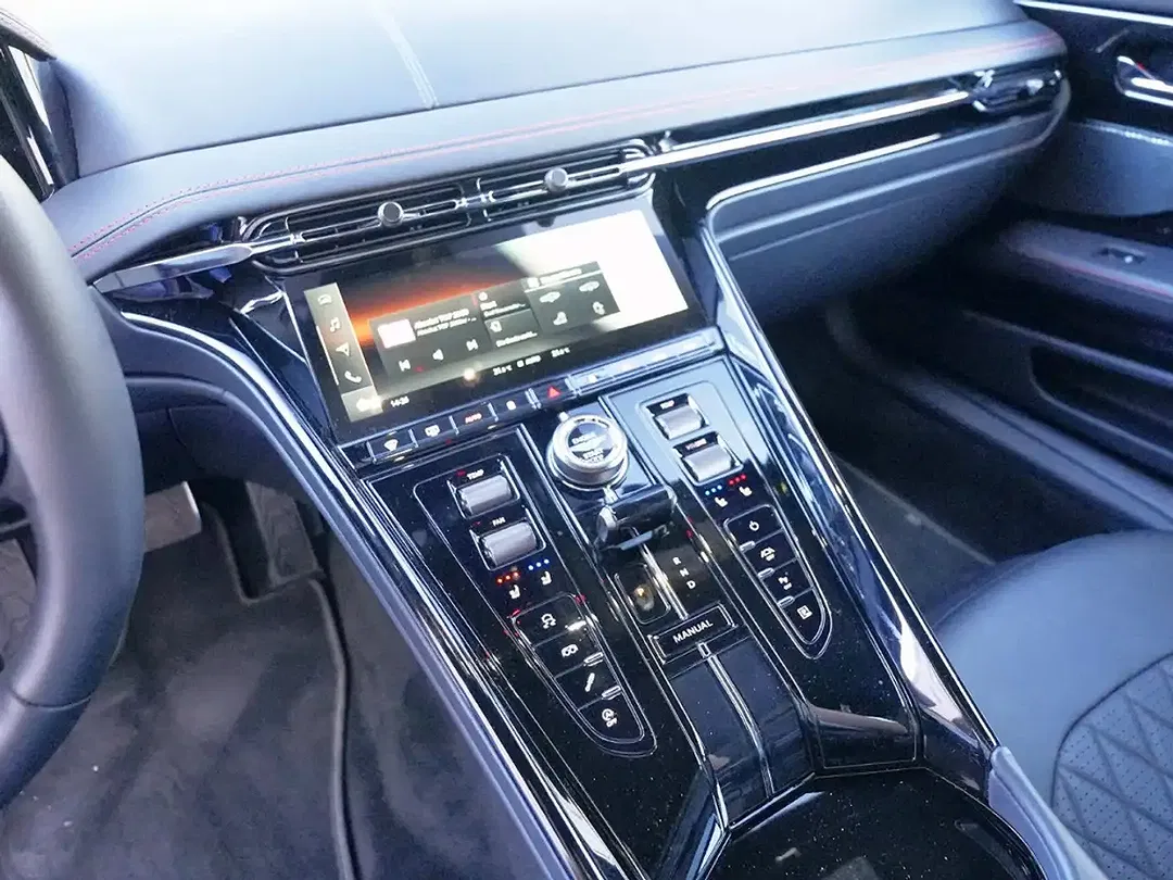 Aston Martin DB12 - Thumbnail 23