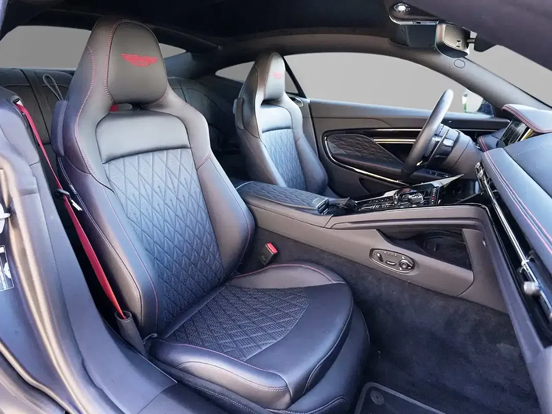 Aston Martin DB12 - Thumbnail 27