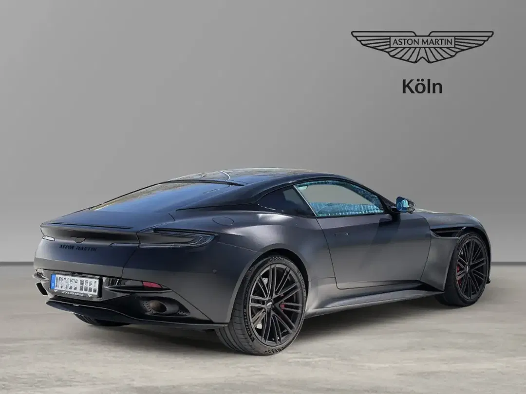 Aston Martin DB12 - Thumbnail 4