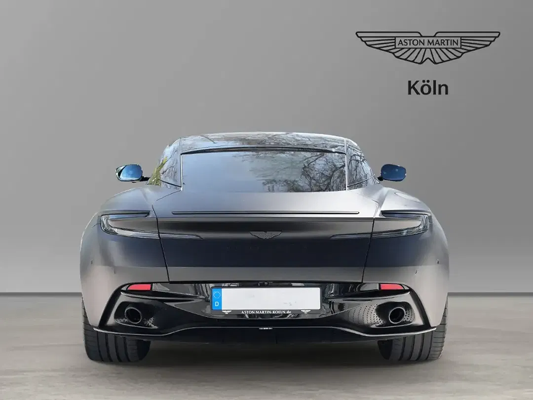 Aston Martin DB12 - Thumbnail 5