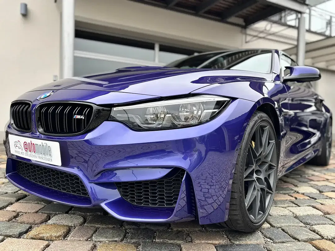 BMW M4 - Thumbnail 2