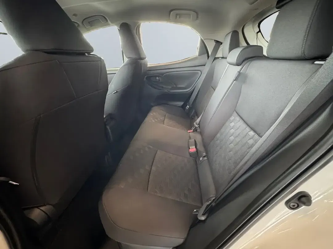 Toyota Yaris - Thumbnail 13