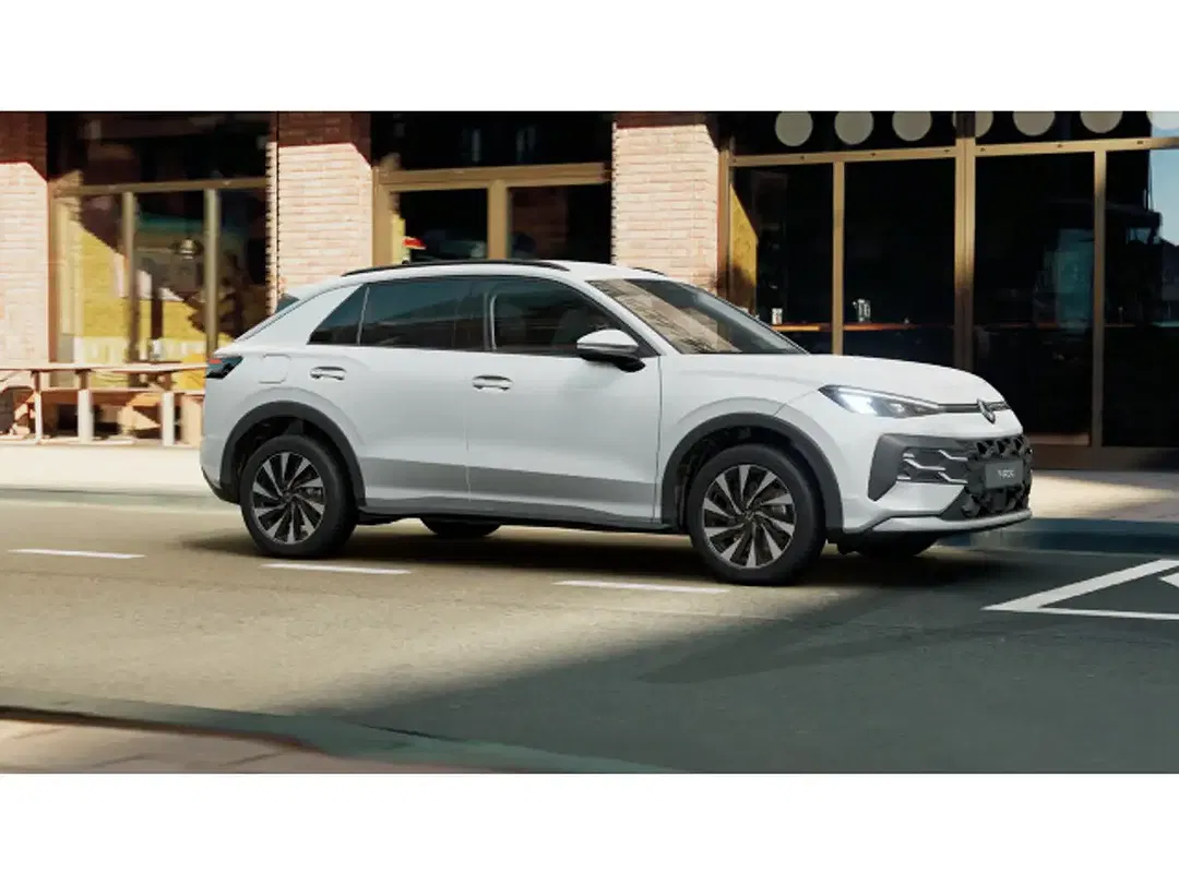 Volkswagen T-Roc - Thumbnail 2