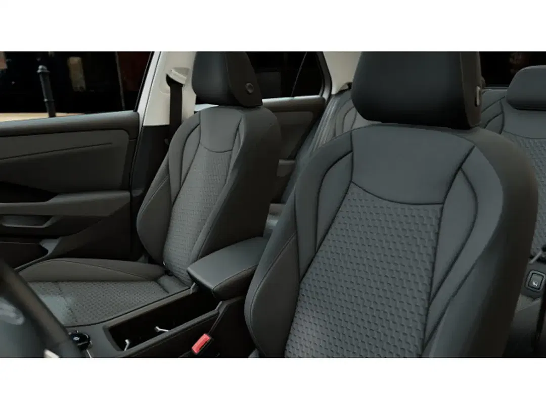Volkswagen T-Roc - Thumbnail 6