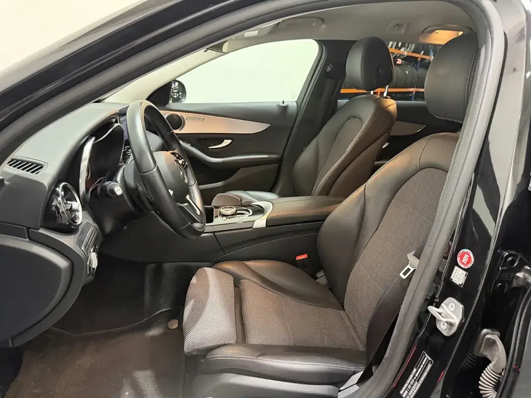 Mercedes-Benz C 220 - Thumbnail 10