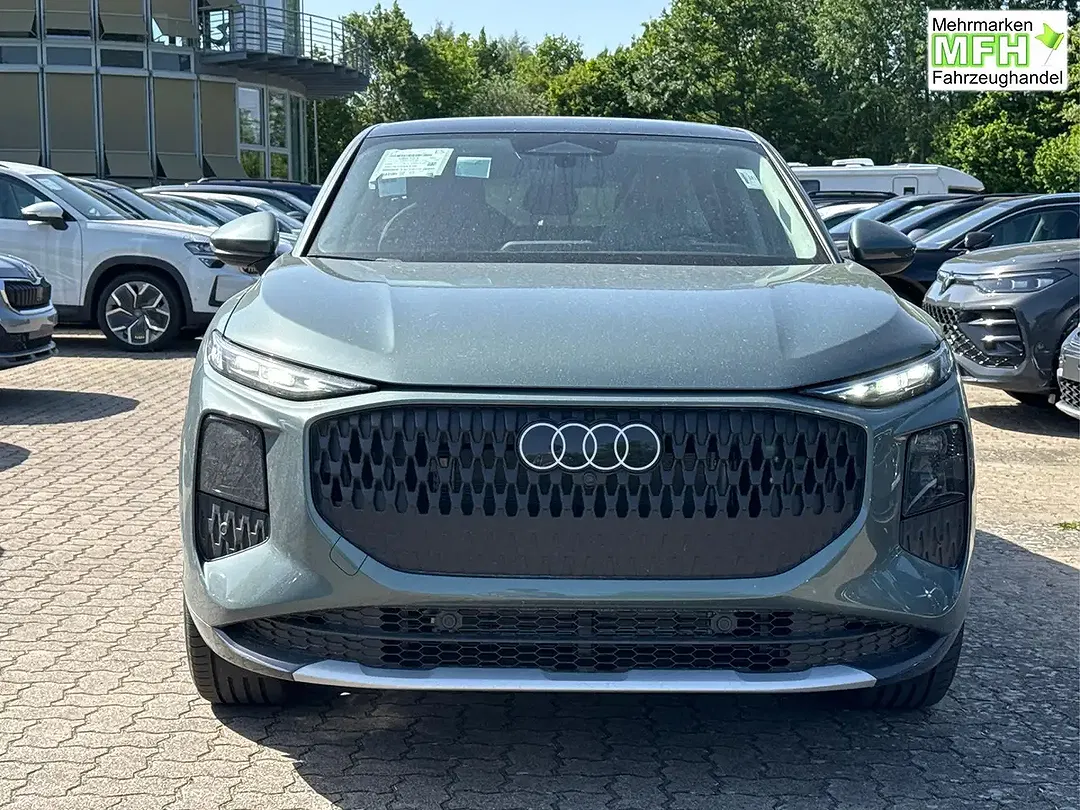 Audi Q3 - Thumbnail 2