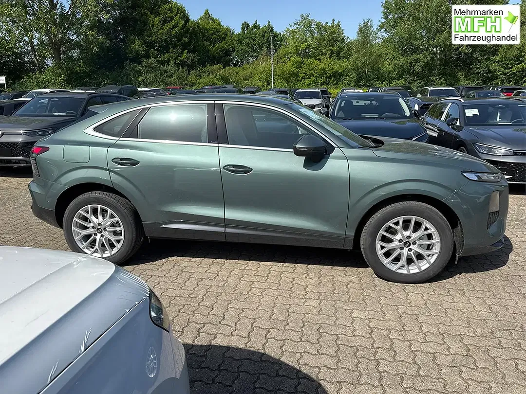 Audi Q3 - Thumbnail 4