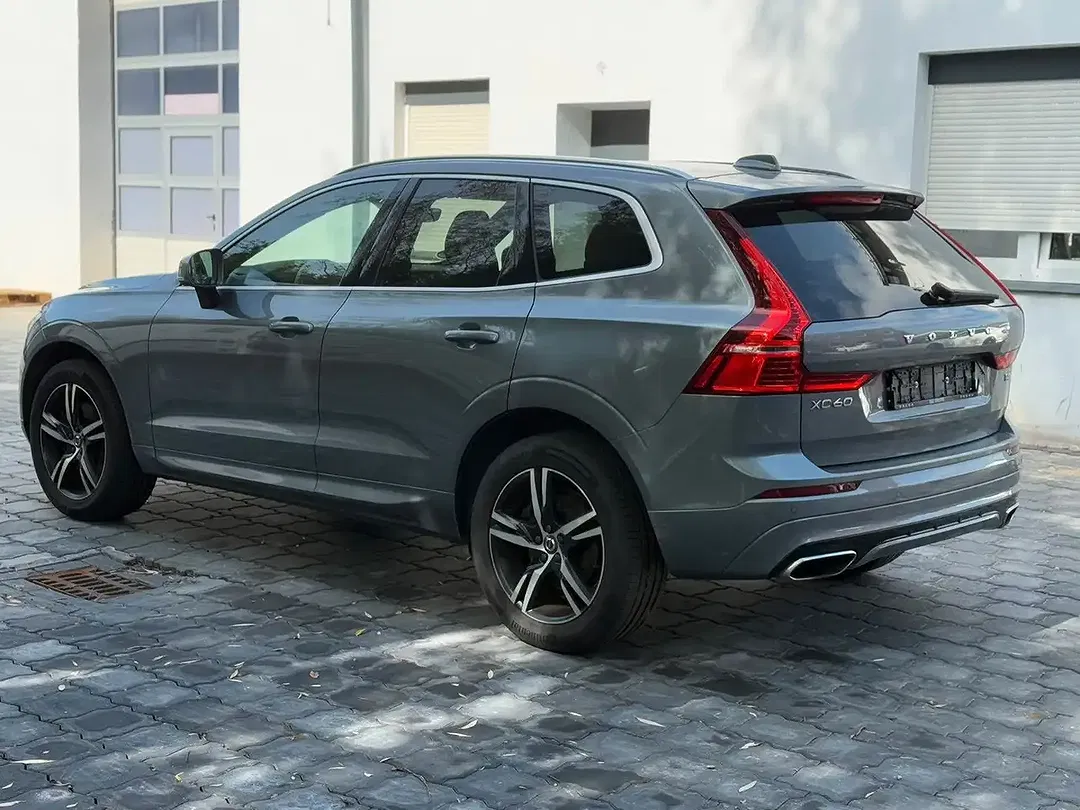 Volvo XC60 - Thumbnail 3