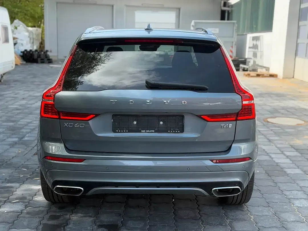 Volvo XC60 - Thumbnail 4