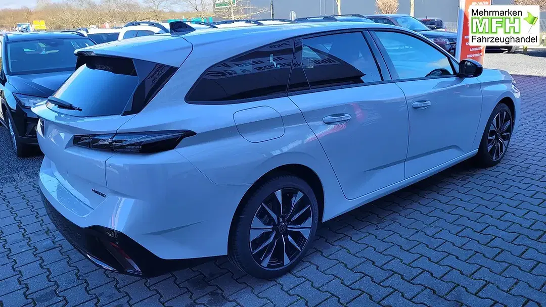 Peugeot 308 - Thumbnail 4