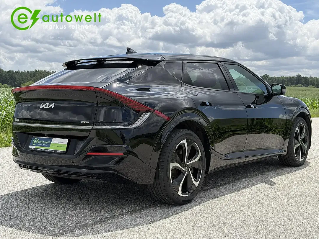 Kia EV6 - Thumbnail 3
