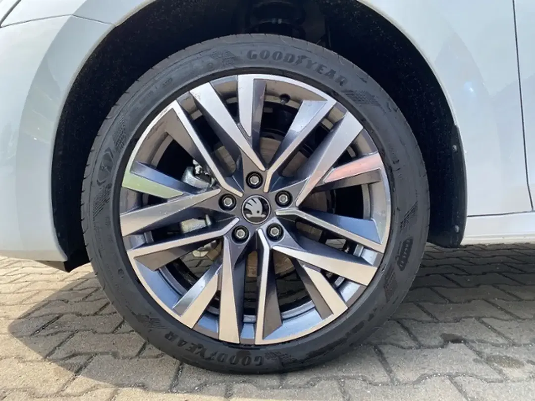 Skoda Octavia - Thumbnail 7